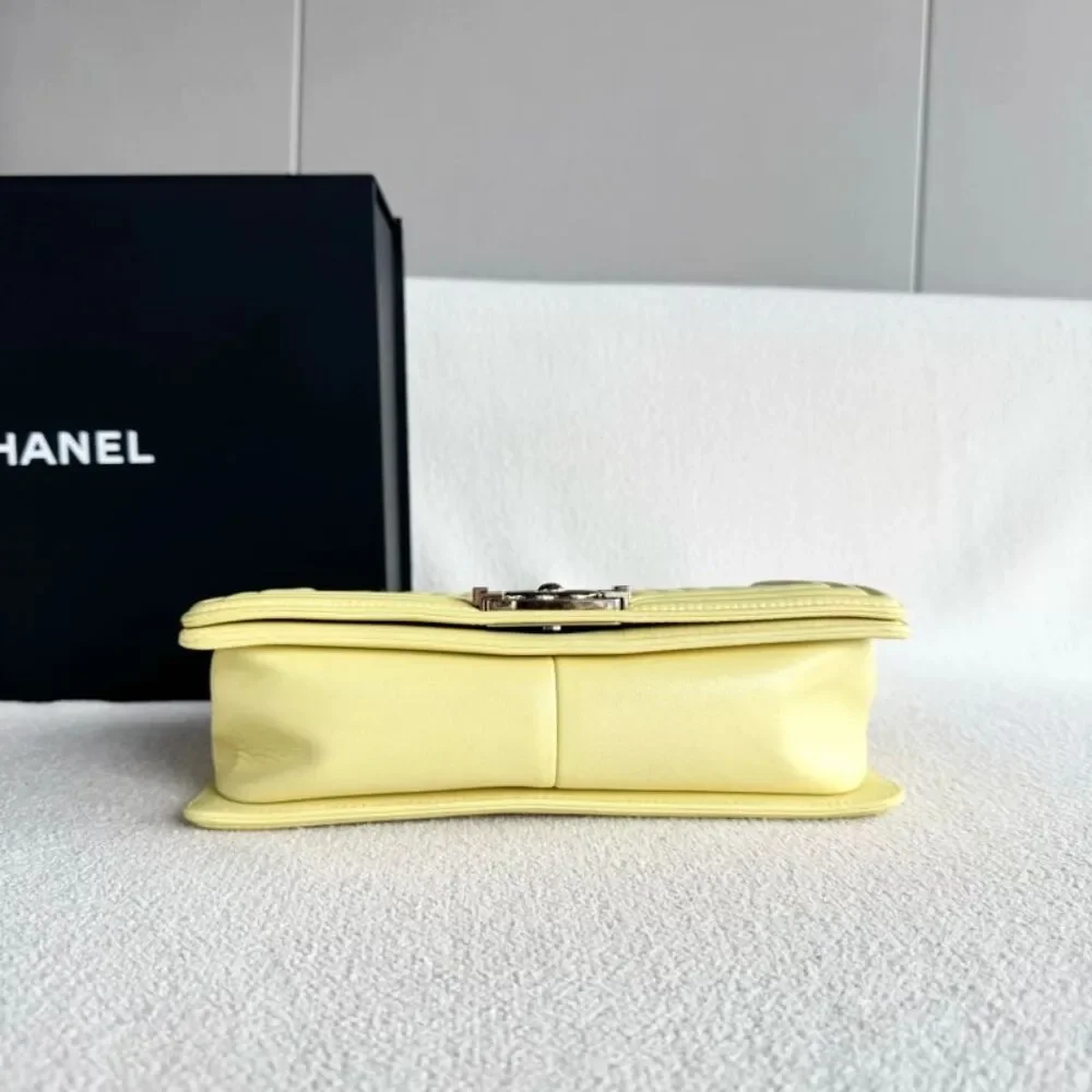 Chanel Women Pre-Loved Bag Very Good Condition